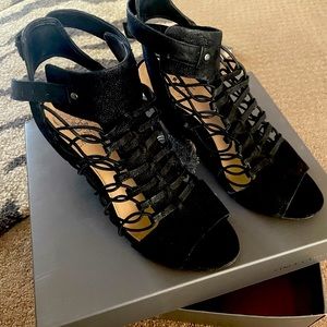 Vince Camino Black size 7 heeled sandals true to size